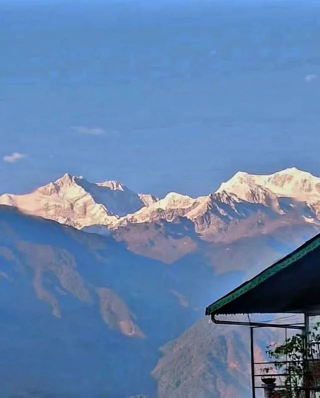 Bagdogra/NJP to Pelling 2N3D Private Cab, Khecheopalri Lake