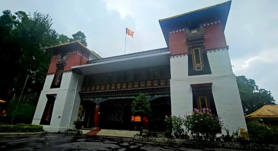 City Sightseeing: Mountain, Monasteries with Banjhakri Falls — photo 2