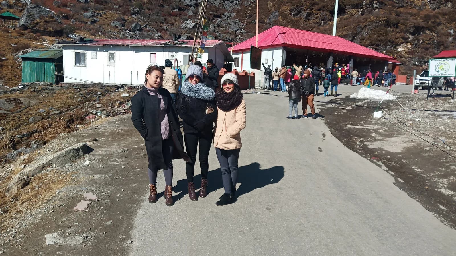 Tsomgo Lake & Baba Mandir Day trip with Optional Nathula Pass — photo 2