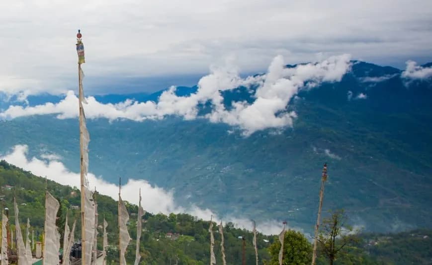 Bagdogra/NJP to Pelling 1N2D Private Cab with Sightseeing