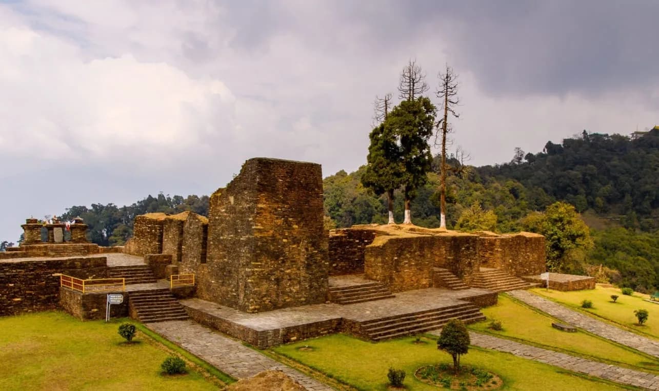 Bagdogra/NJP to Pelling 1N2D Private Cab with Sightseeing