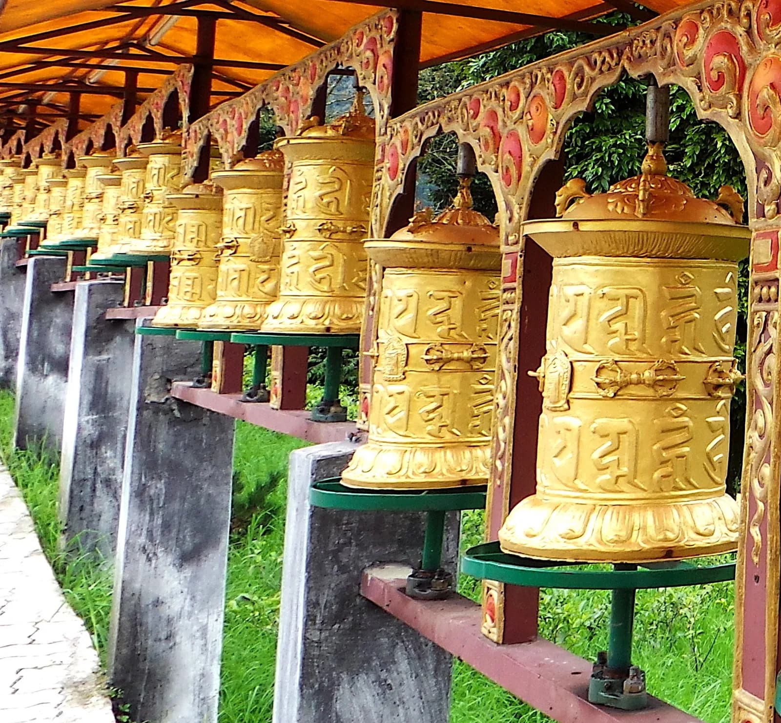 Bagdogra/NJP to Pelling 2N3D Private Cab, Khecheopalri Lake