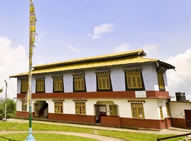 Bagdogra/NJP to Pelling 1N2D Private Cab with Sightseeing